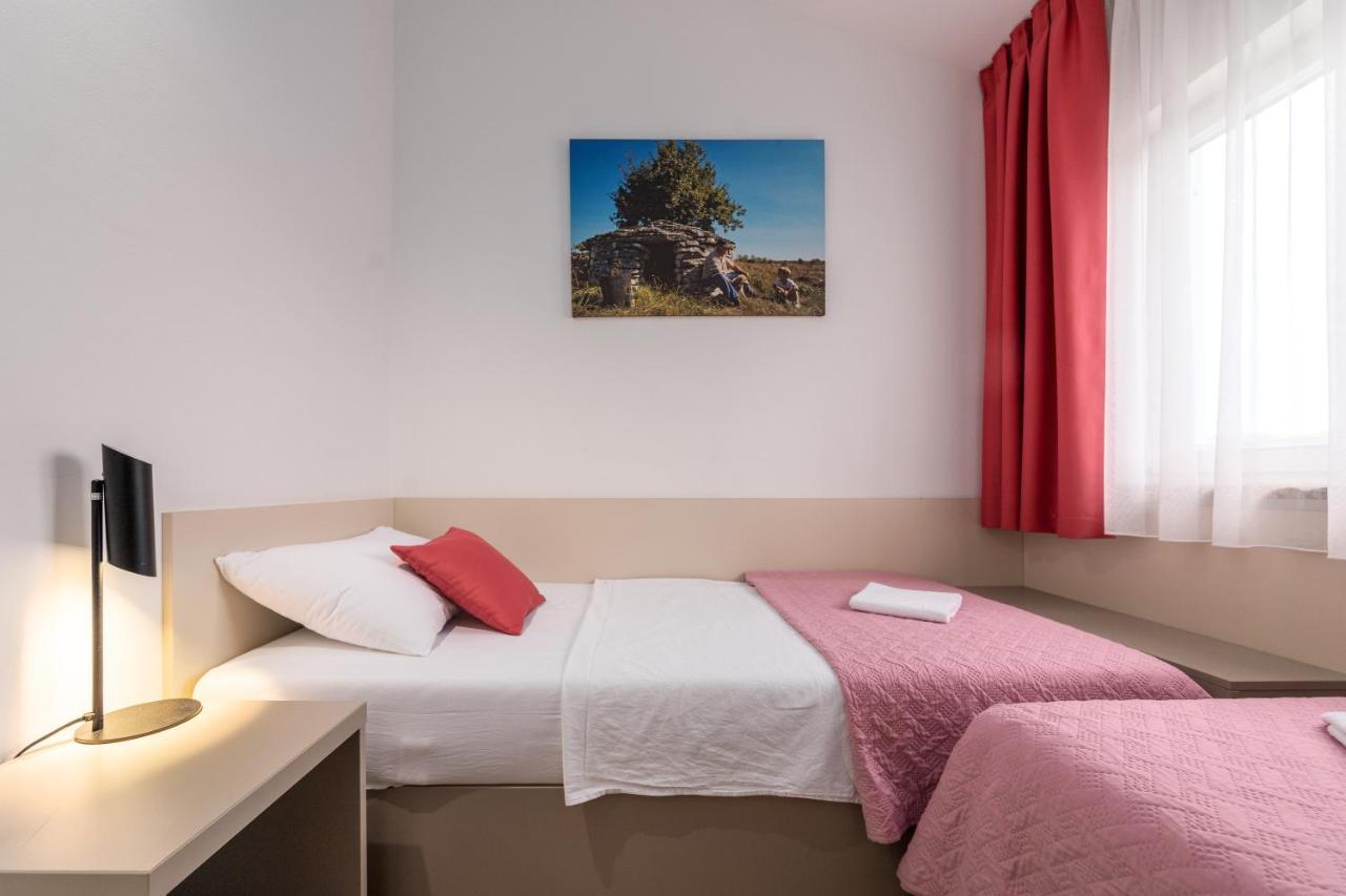 Apartments Grota Poreč Zewnętrze zdjęcie